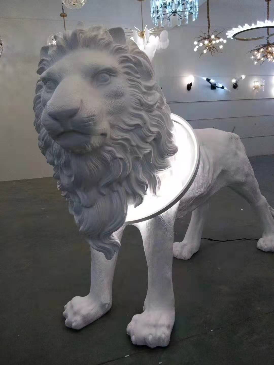 Life-Size-Lion-Statue-Floor-Light